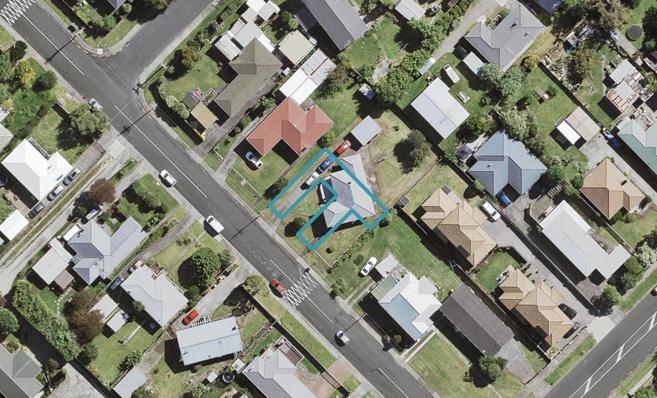 2/1 Geordie Street, Henderson, Auckland - Carousel 1