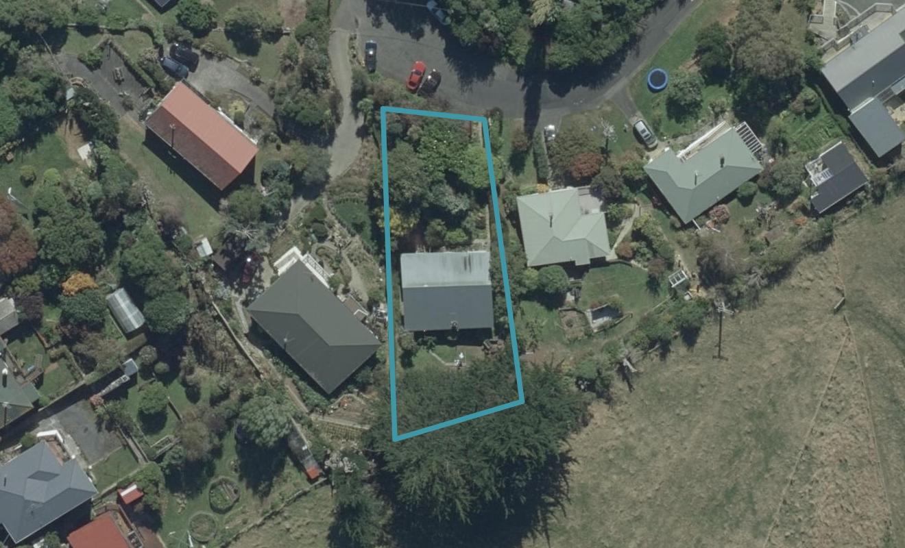 15 Hellyer Street, Macandrew Bay, Dunedin - Carousel 1
