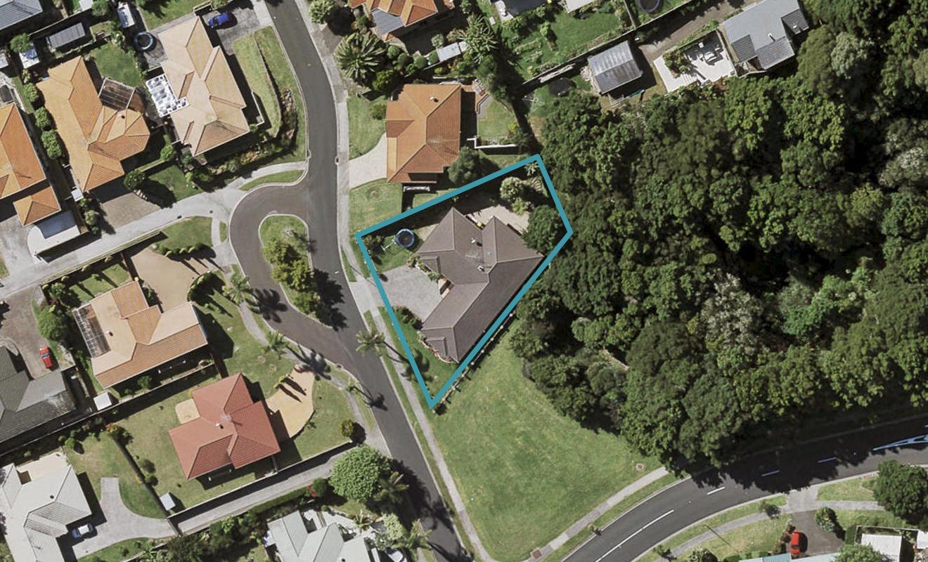 3 Piper Place, Goodwood Heights, Auckland - Carousel 1
