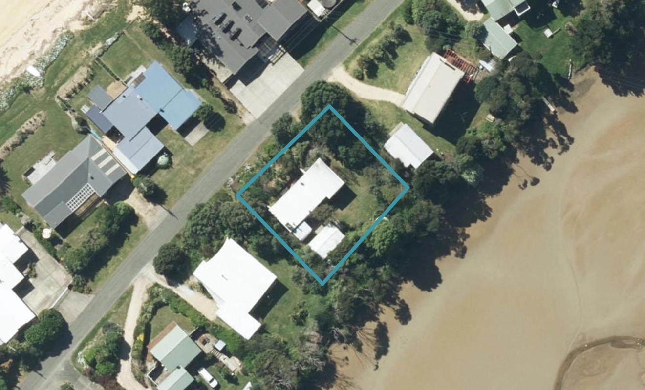 15 Peninsula Road, Tata Beach - Carousel 1
