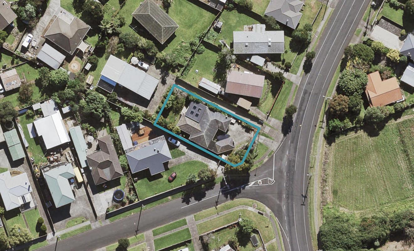 46 Wallace Road, Mangere Bridge, Auckland - Carousel 1