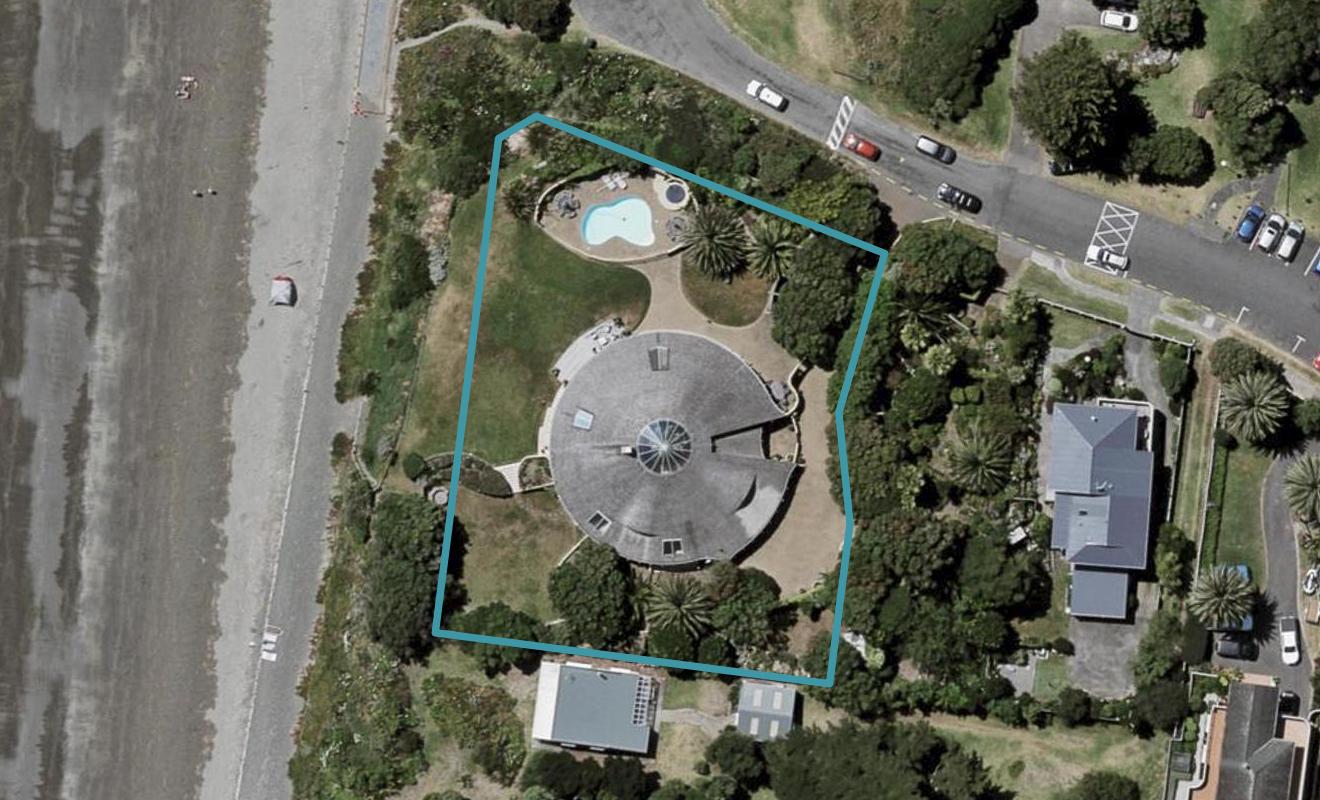2 Garden Road, Raumati Beach, Paraparaumu - Carousel 1