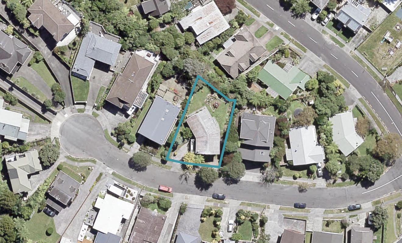8 Westpoint Avenue, Harbour View, Lower Hutt - Carousel 1