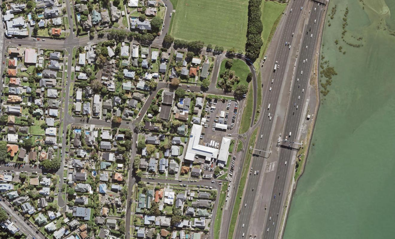 7A Nelson Avenue, Northcote Point, Auckland - Carousel 1