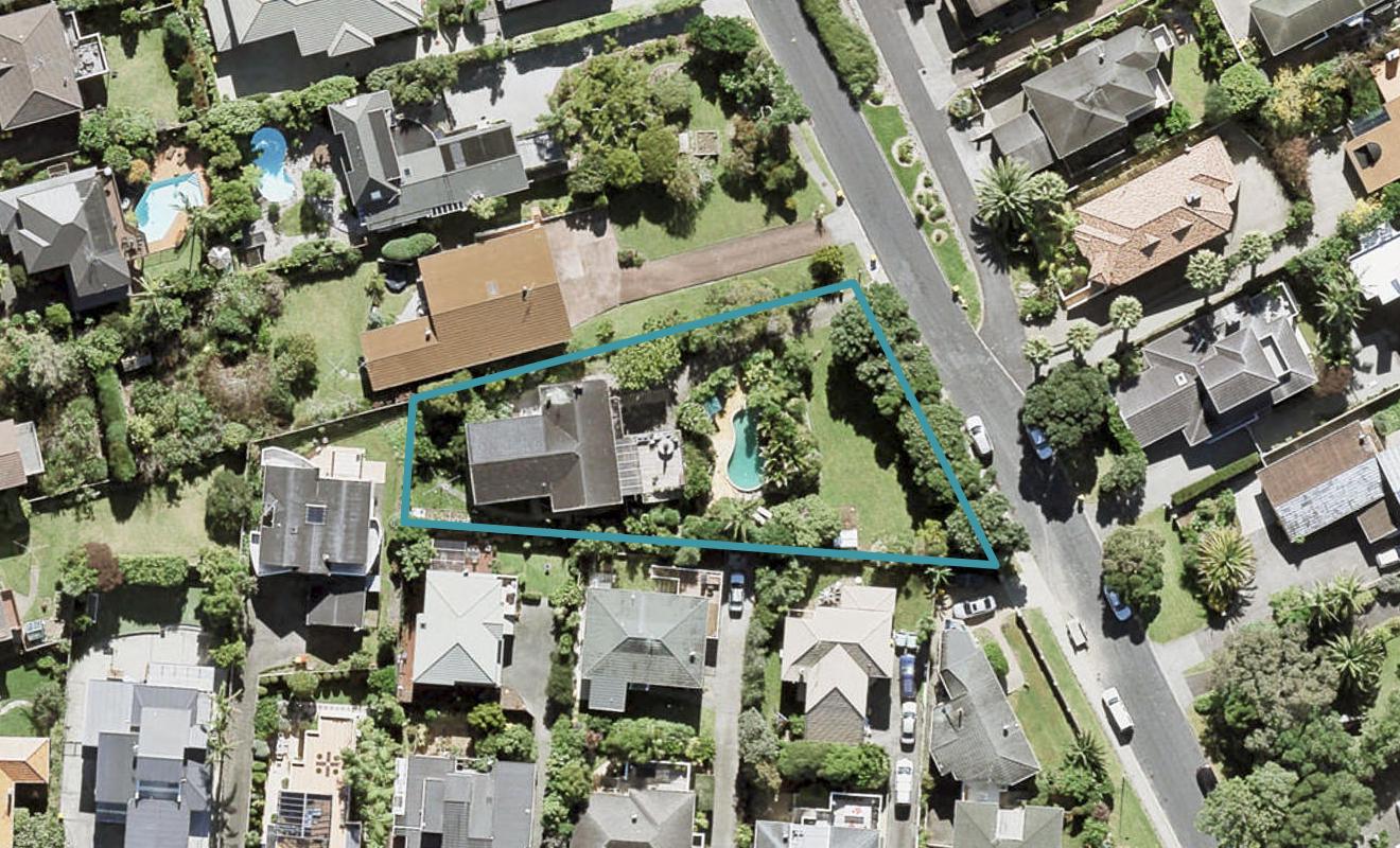 43 Sharon Road, Waiake, Auckland - Carousel 1