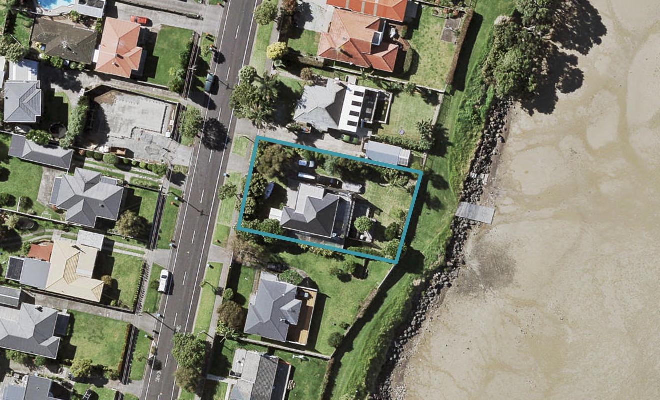 198 Riverside Avenue, Point England, Auckland - Carousel 1