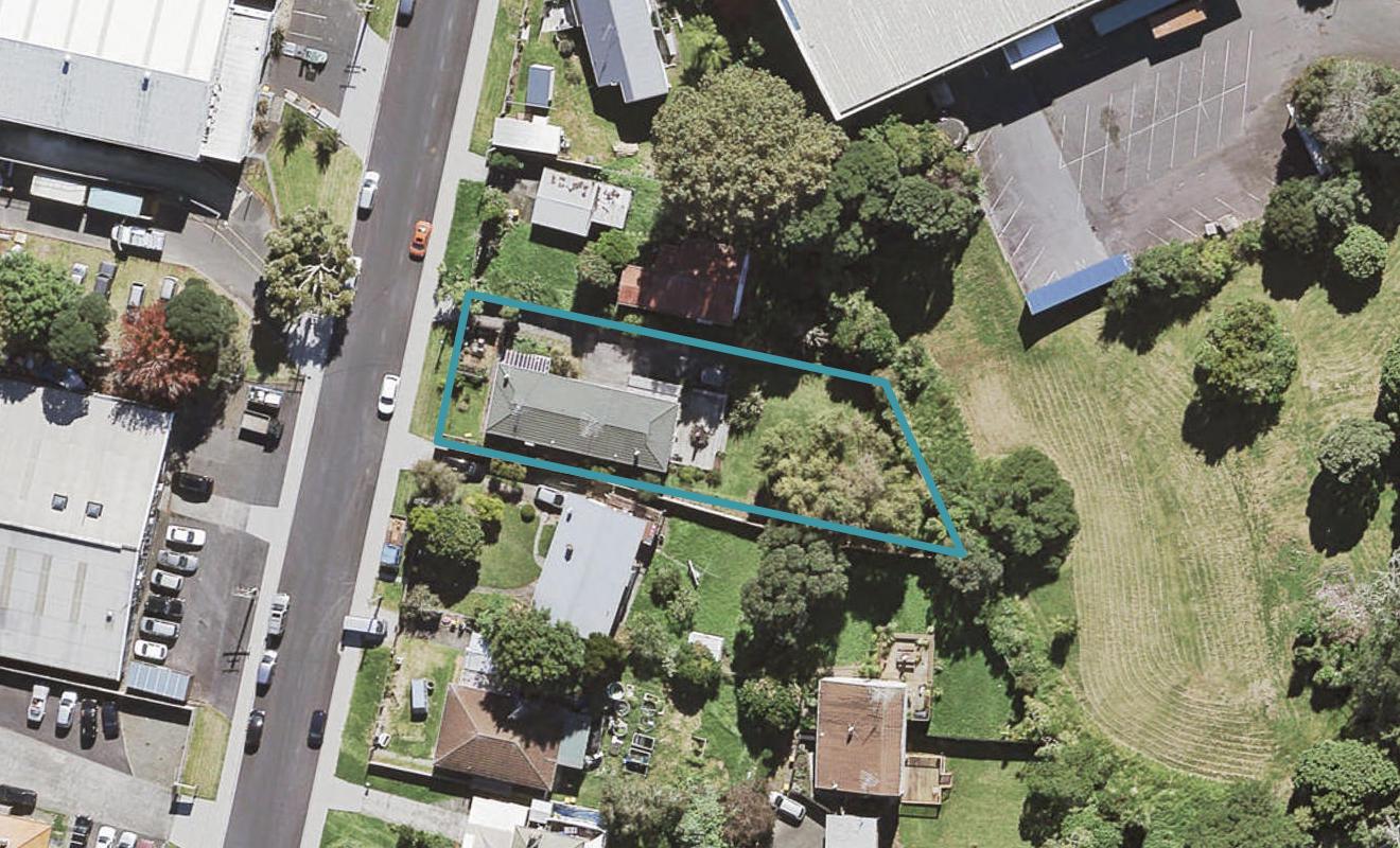 1/11 Kahika Road, Birkdale, Auckland - Carousel 1