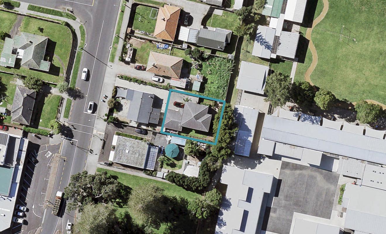 132 Elstree Avenue, Point England, Auckland - Carousel 1
