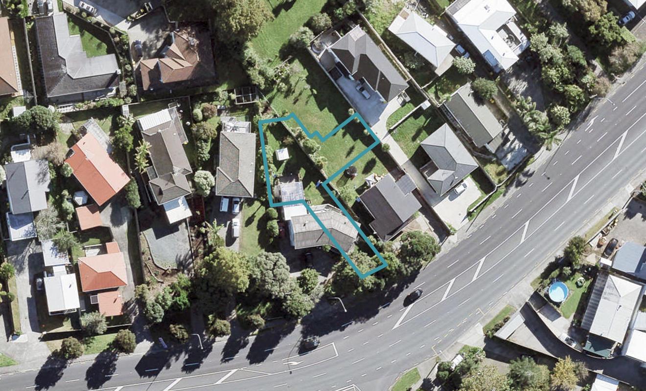 6/11 Oteha Valley Road, Northcross, Auckland - Carousel 1