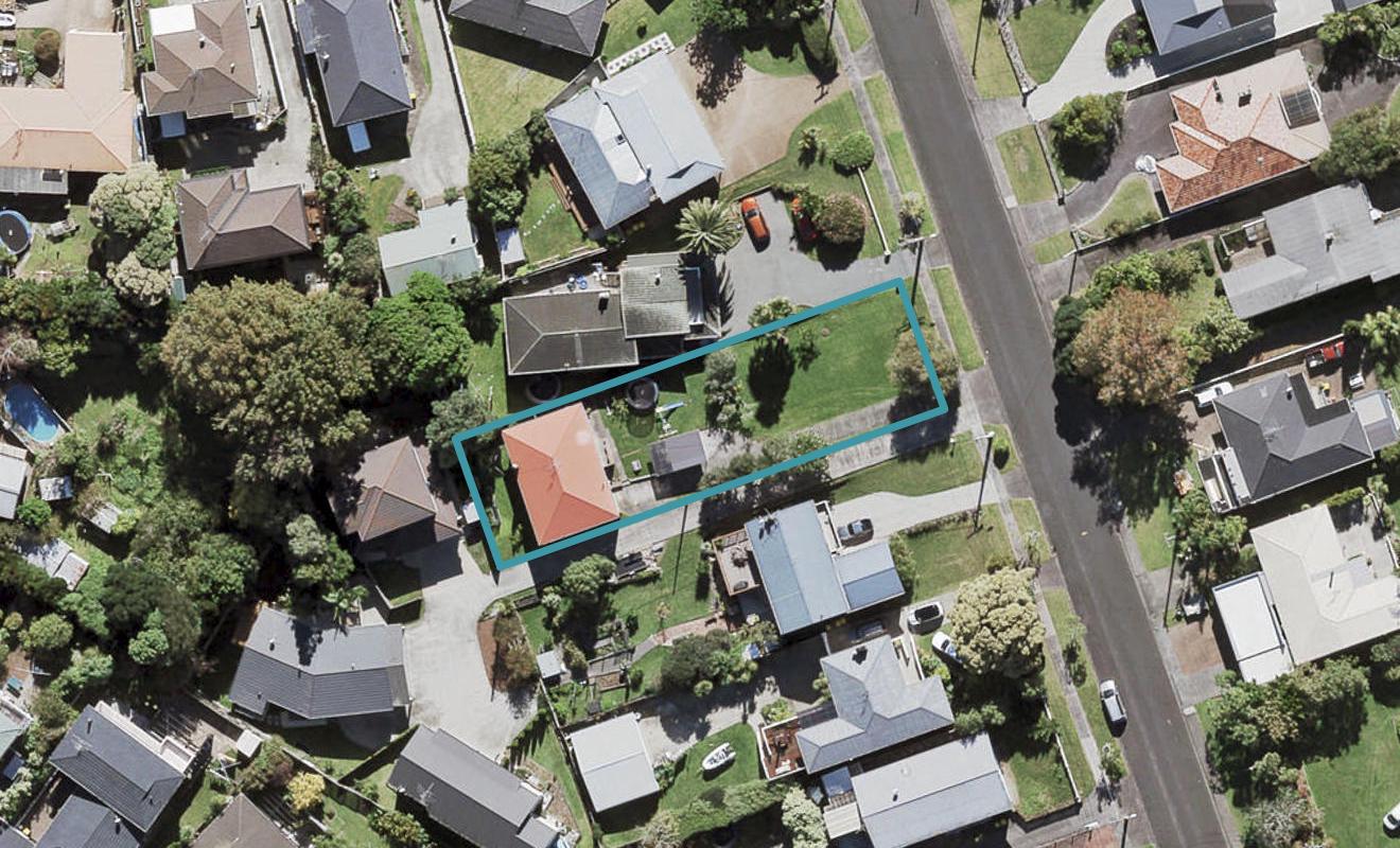 39 Covil Avenue, Te Atatu South, Auckland - Carousel 1