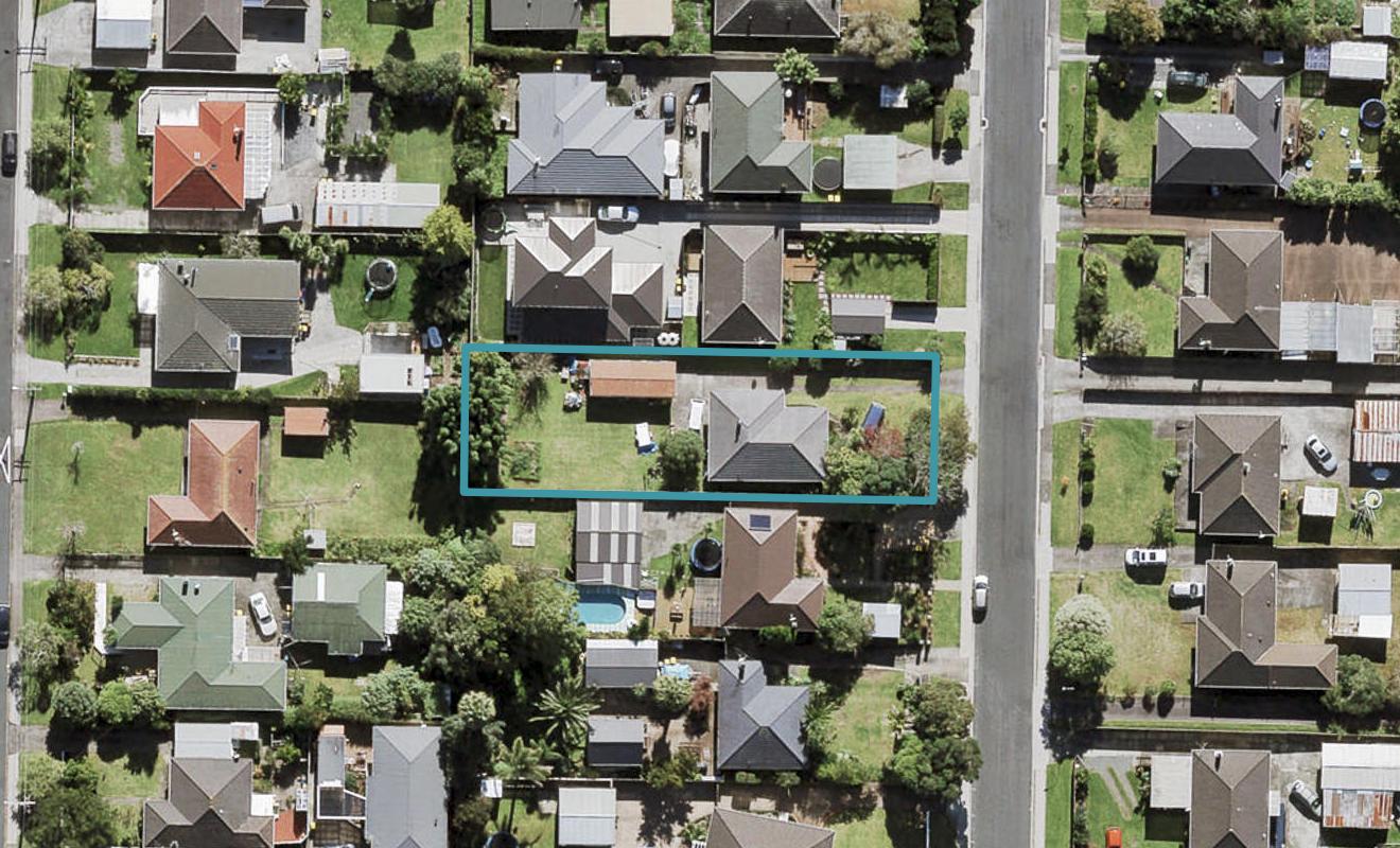 20 Kervil Avenue, Te Atatu Peninsula, Auckland - Carousel 1