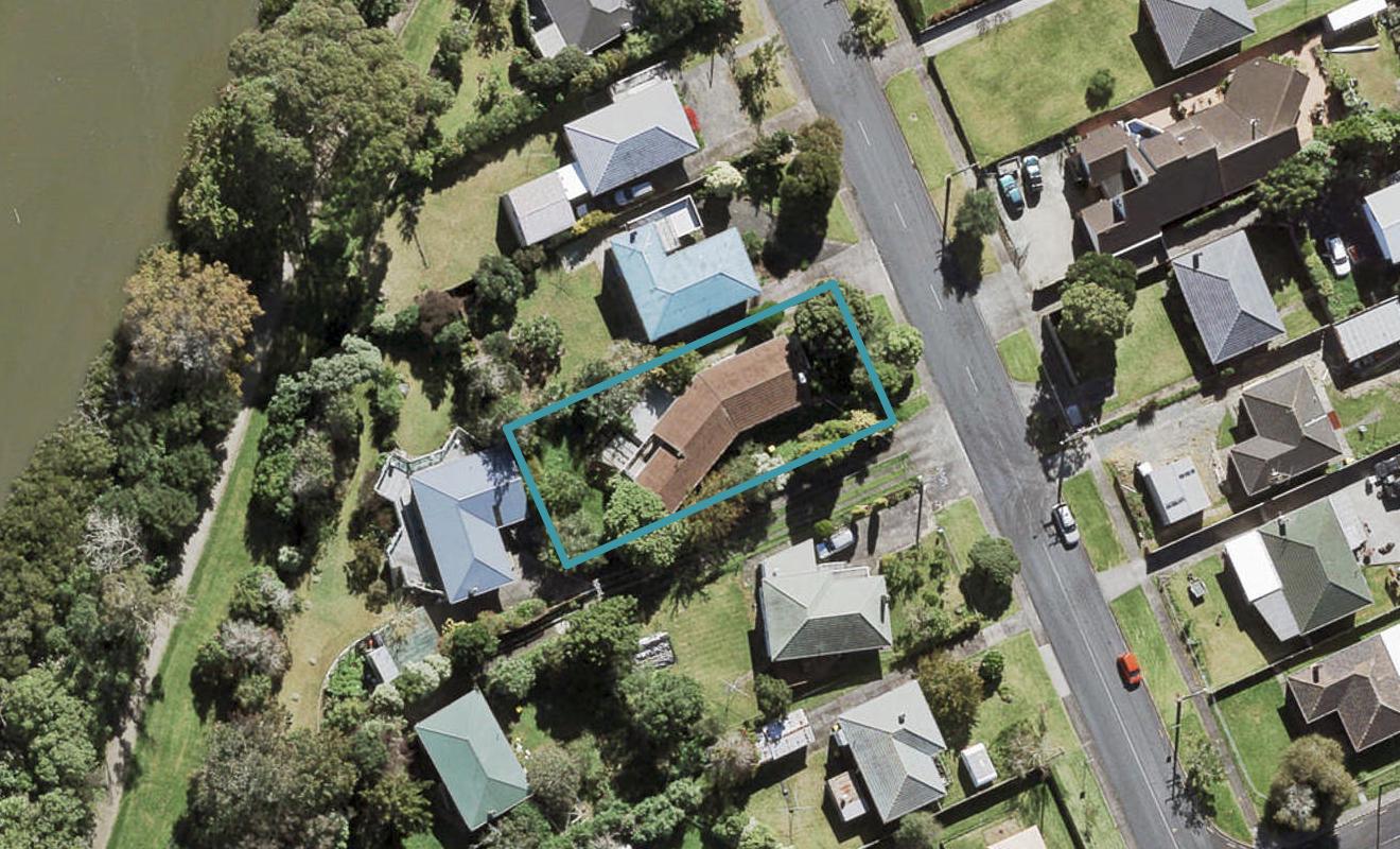 120 Flanshaw Road, Te Atatu South, Auckland - Carousel 1