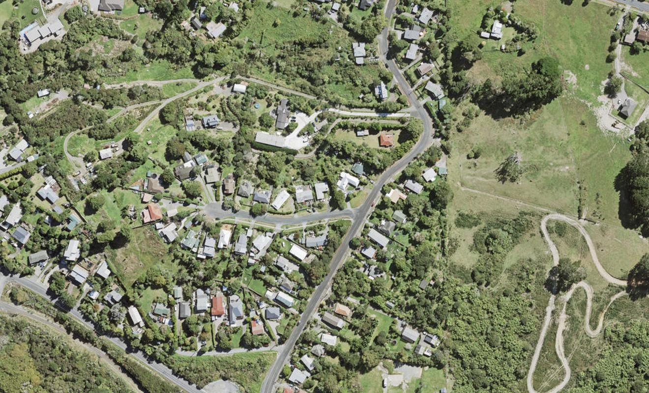 4 Burnham Road, Waitakere, Auckland - Carousel 1