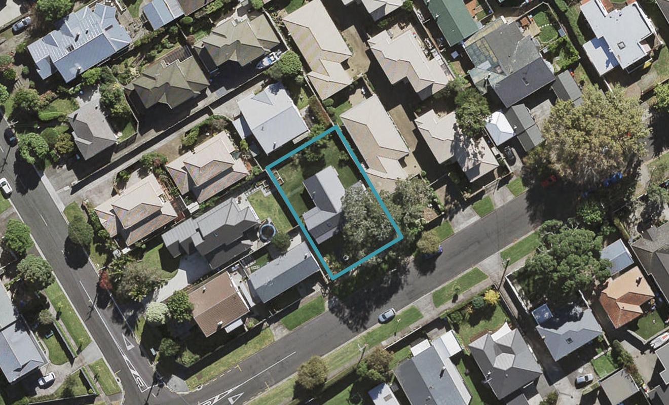 32 Tawa Road, Onehunga, Auckland - Carousel 1