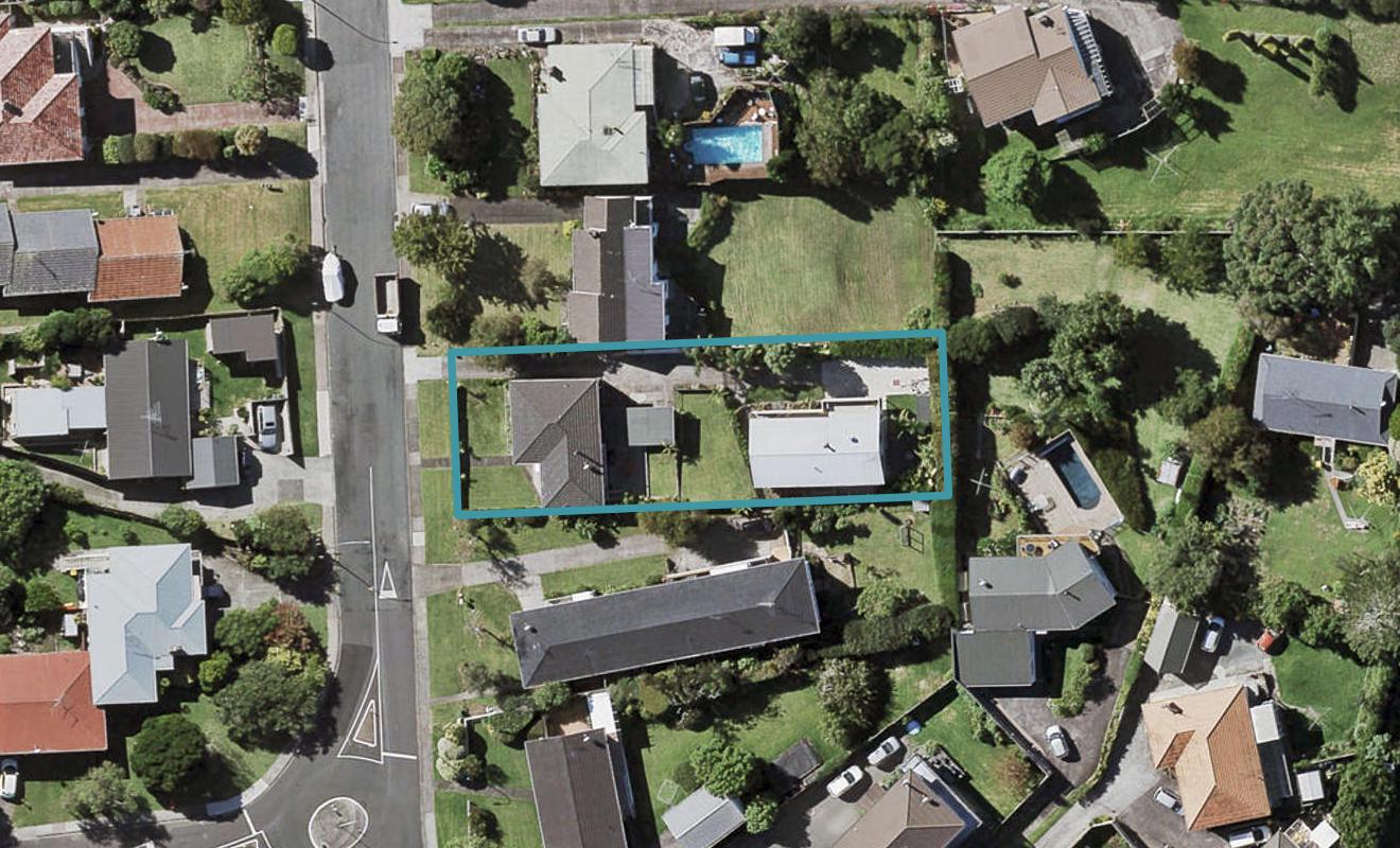 2/20 Greenhill Crescent, Pakuranga, Auckland - Carousel 1