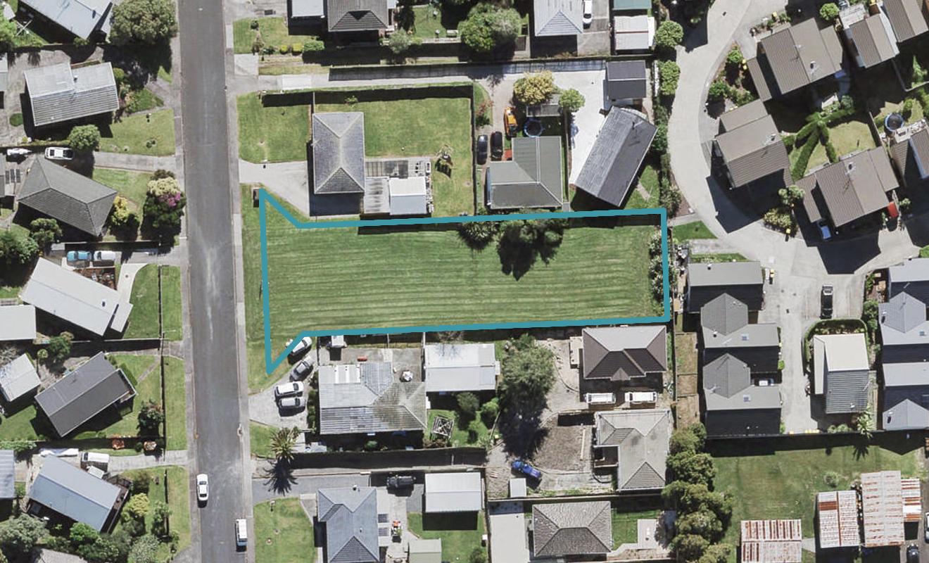 11/16A Glynnbrooke Street, Te Atatu South, Auckland - Carousel 1