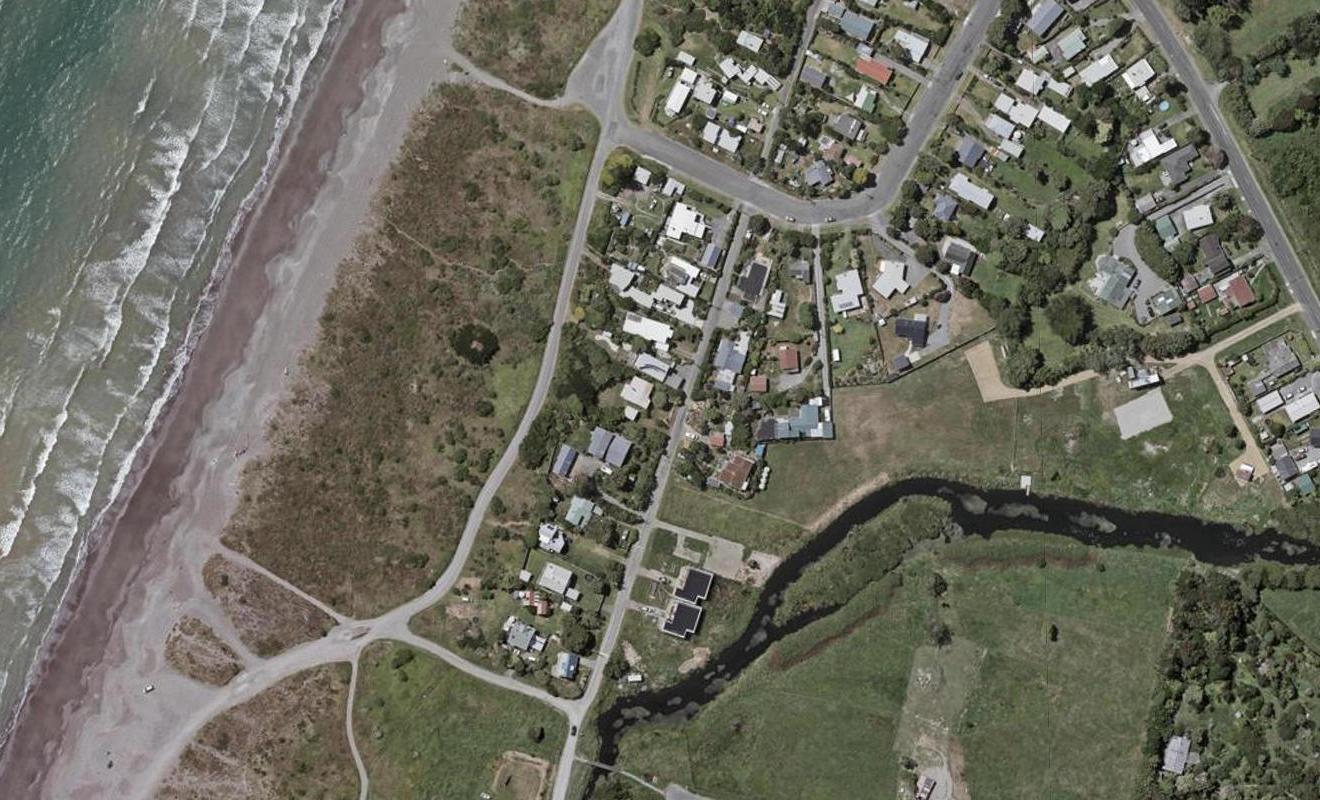 37 Kapiti Lane, Otaki Beach, Otaki - Carousel 1