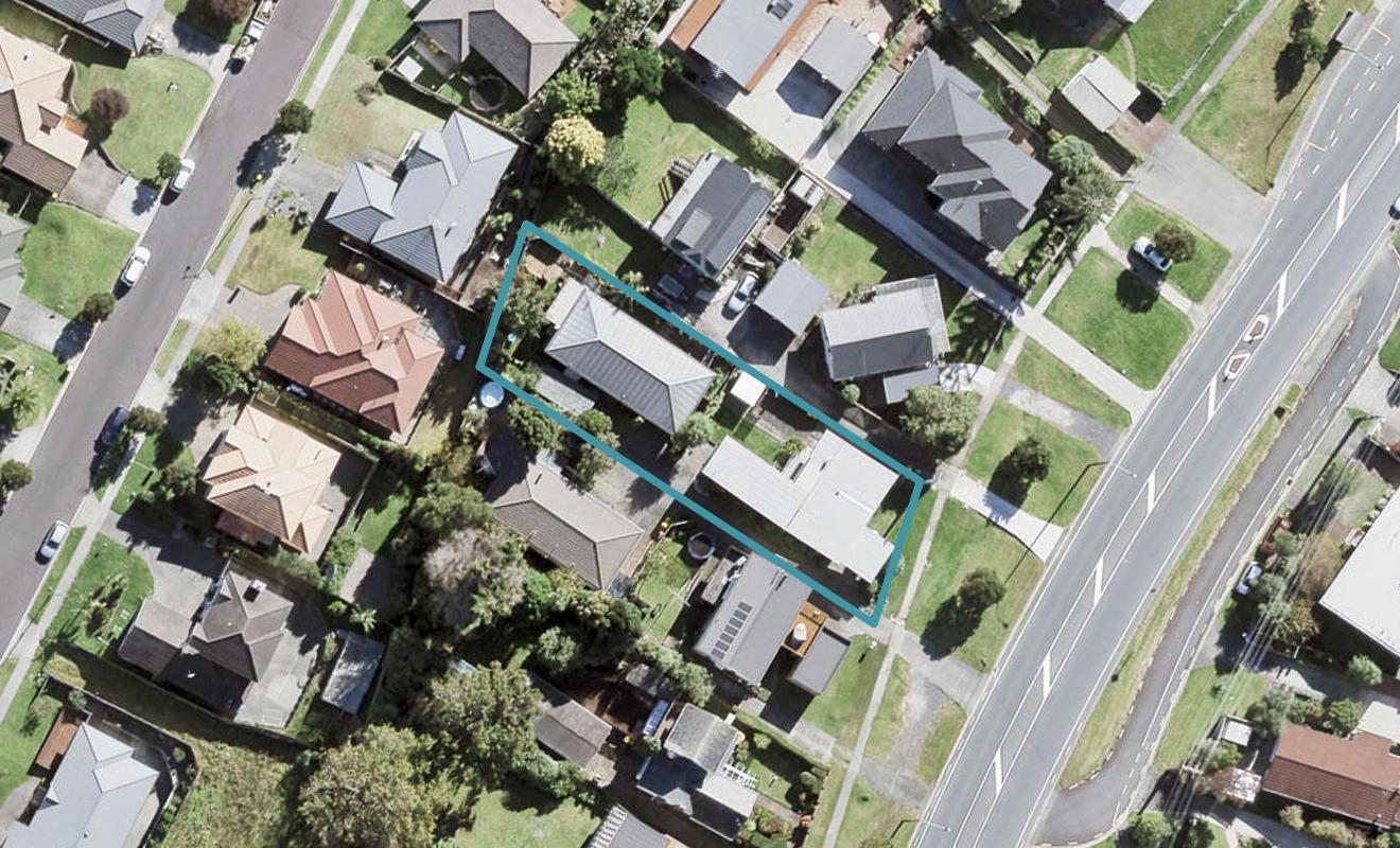 1/878 East Coast Road, Northcross, Auckland - Carousel 1
