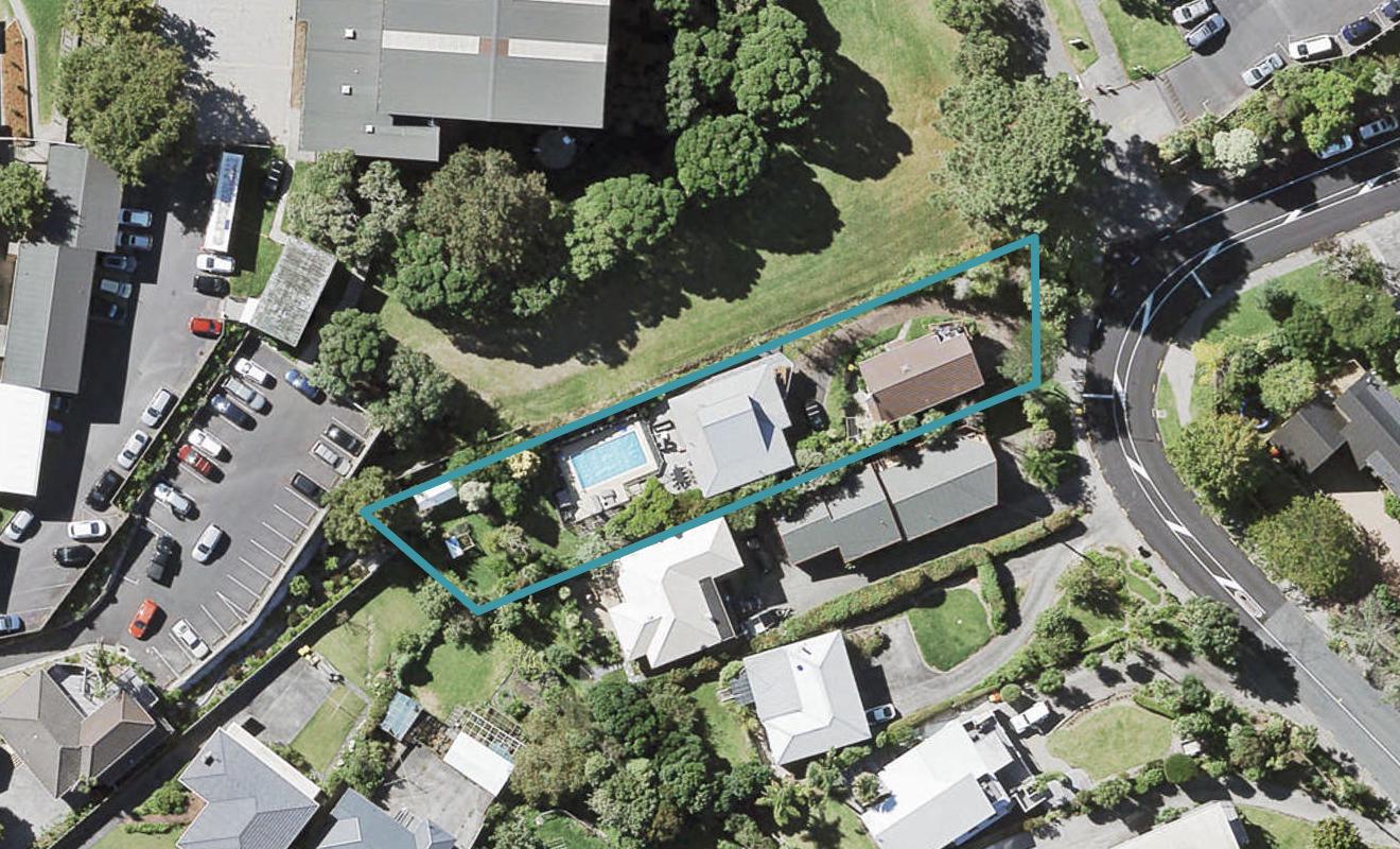 2/16 Clematis Avenue, Murrays Bay, Auckland - Carousel 1