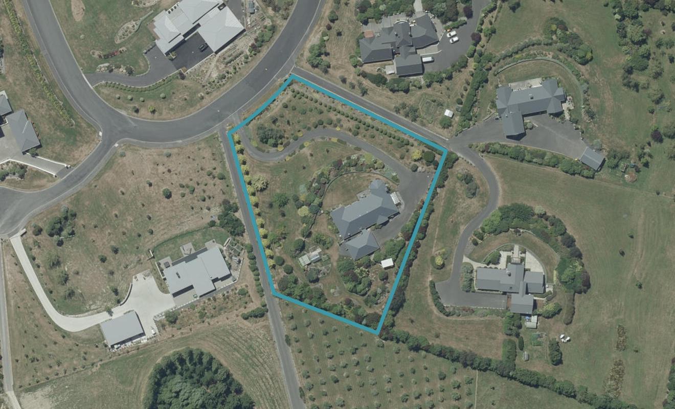 9 Fairmile Drive, Kinmont Park, Mosgiel - Carousel 1