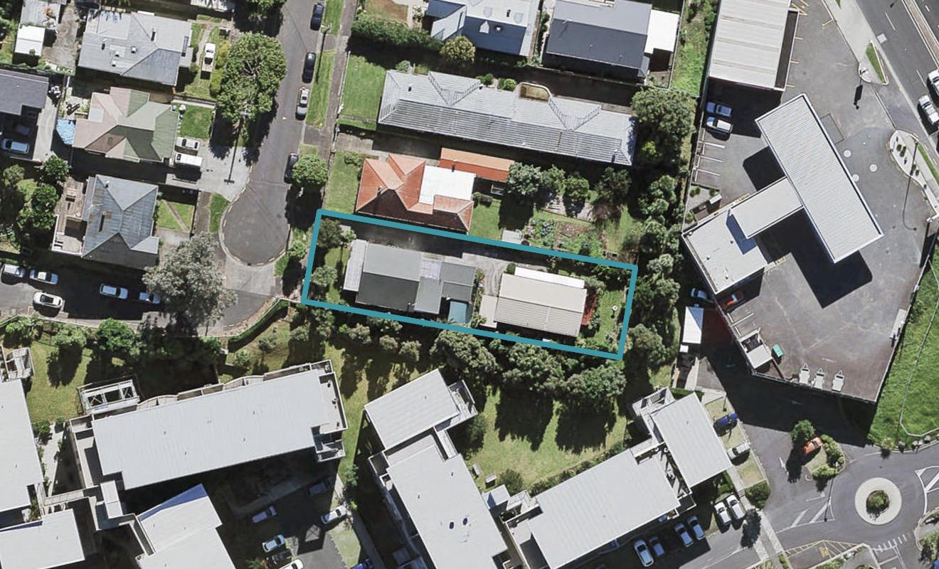 16 Lyon Avenue, Mount Albert, Auckland - Carousel 1