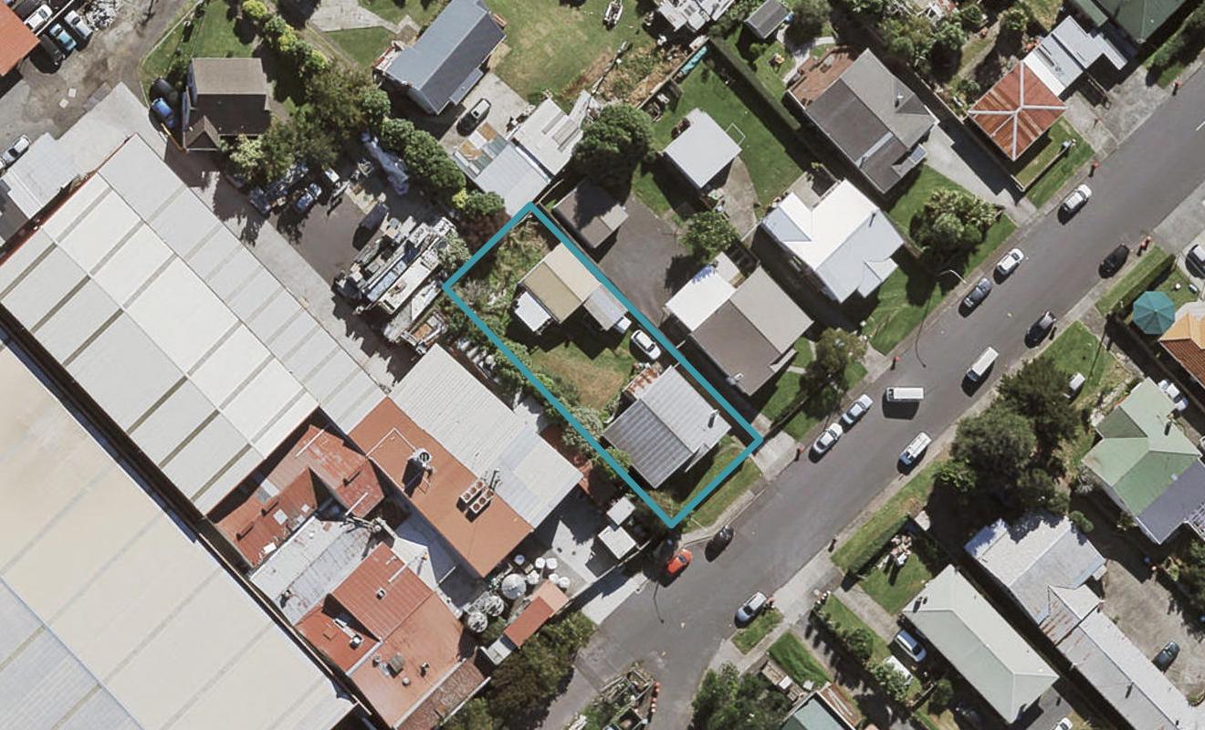 9 Weka Street, Otahuhu, Auckland - Carousel 1