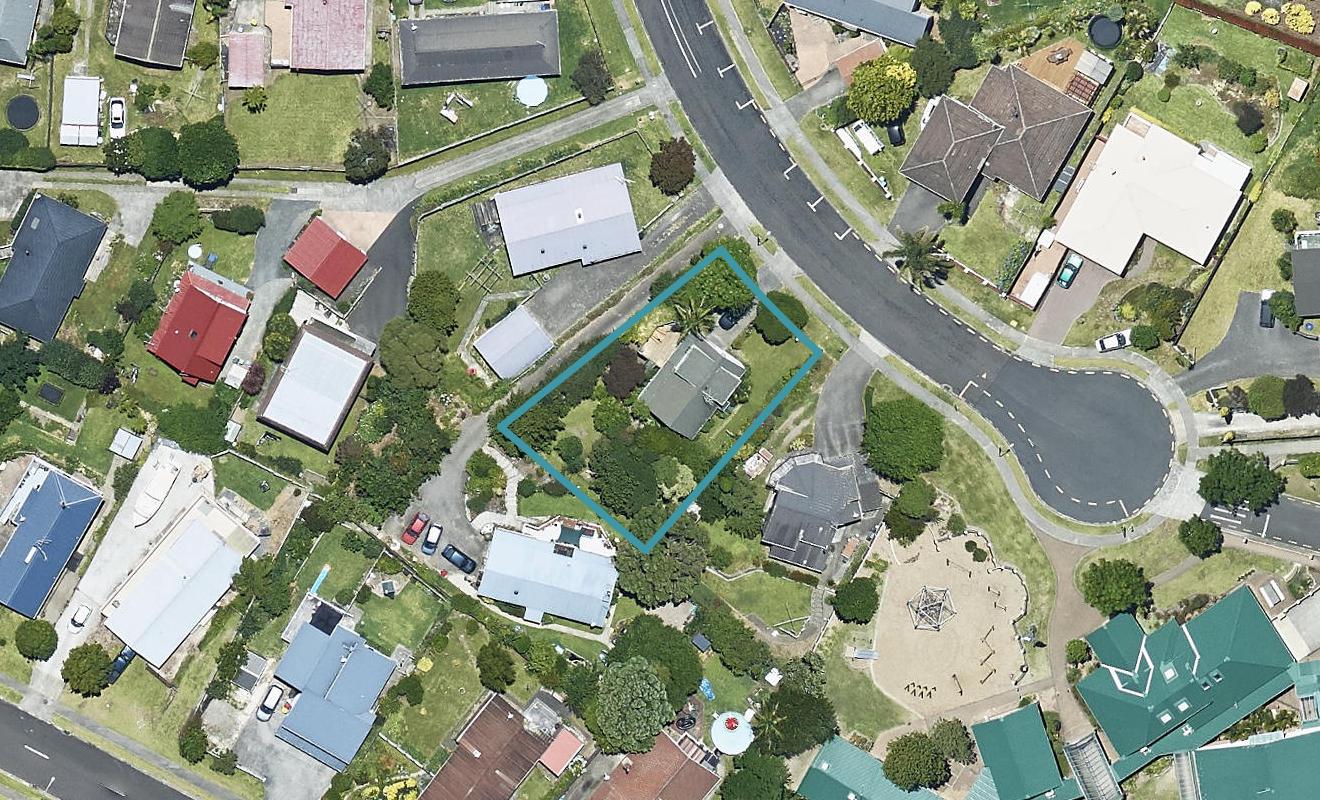 10 Holmburn Street, Welcome Bay, Tauranga - Carousel 1