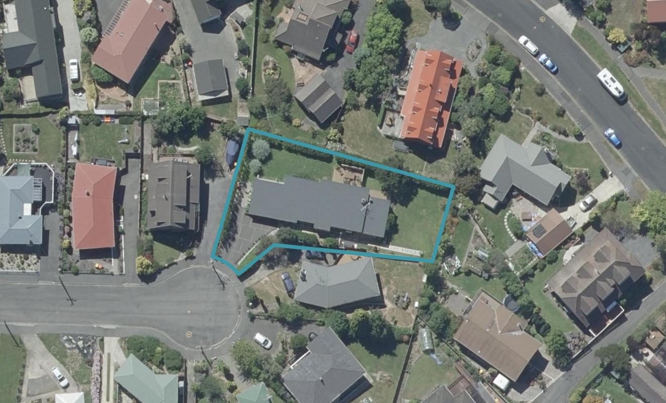 15 Colquhoun Street, Glenross, Dunedin - Carousel 1