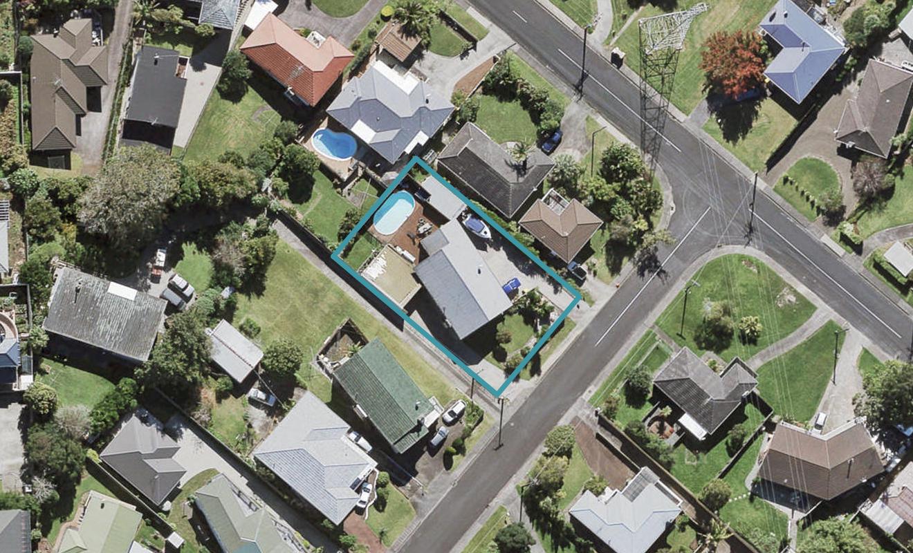 3 Fairlea Road, Te Atatu South, Auckland - Carousel 1