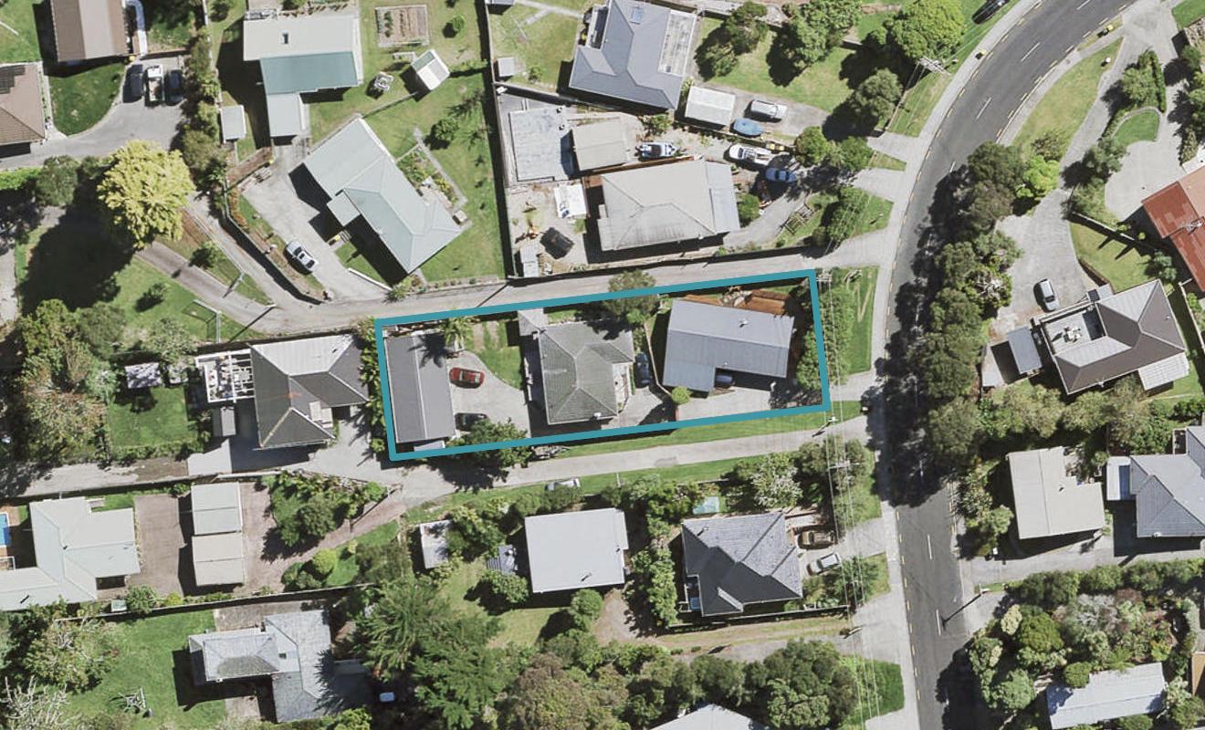 13 Konini Road, Titirangi, Auckland - Carousel 1