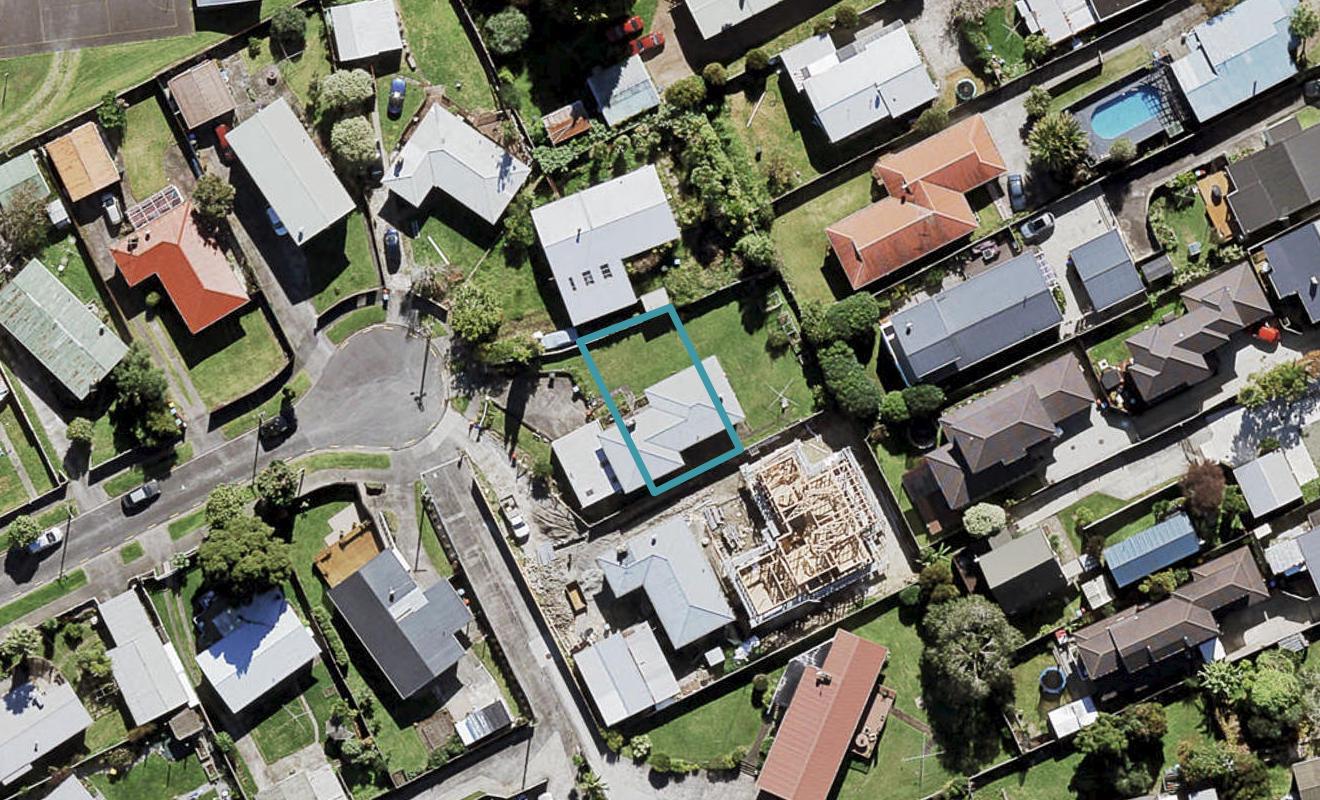15B Chaucer Place, Blockhouse Bay, Auckland - Carousel 1
