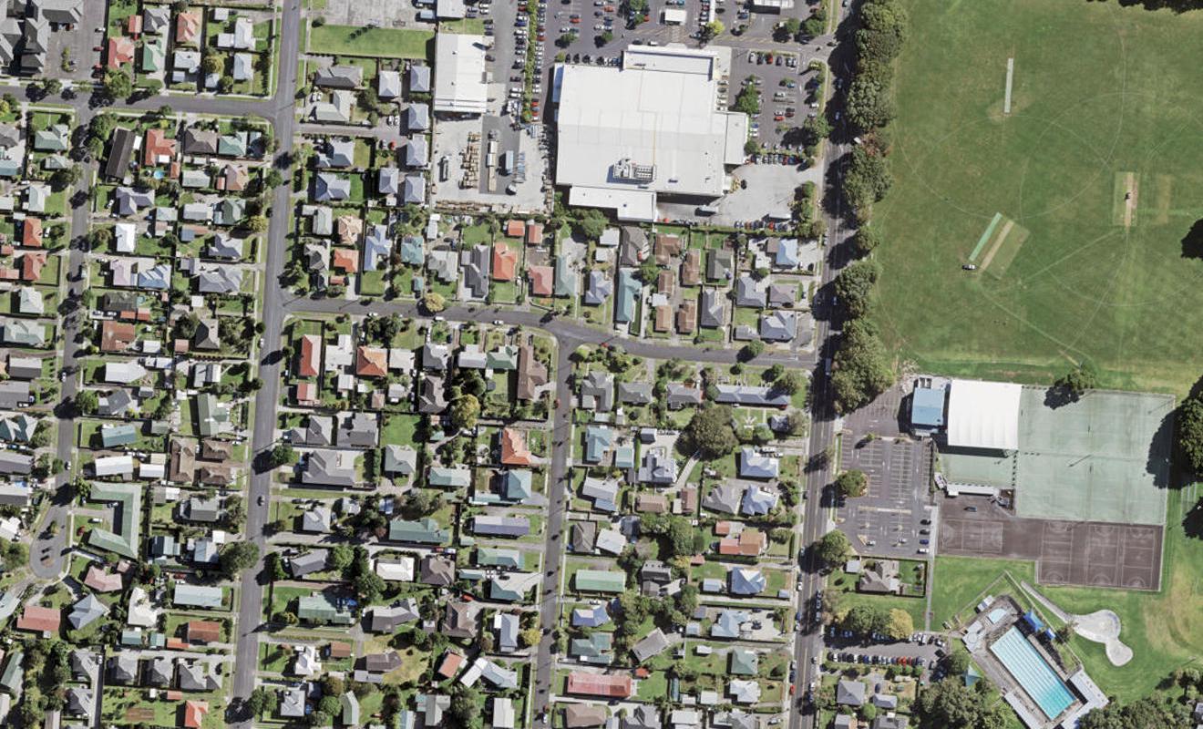 18 Lawrie Avenue, Pukekohe, Pukekohe - Carousel 1