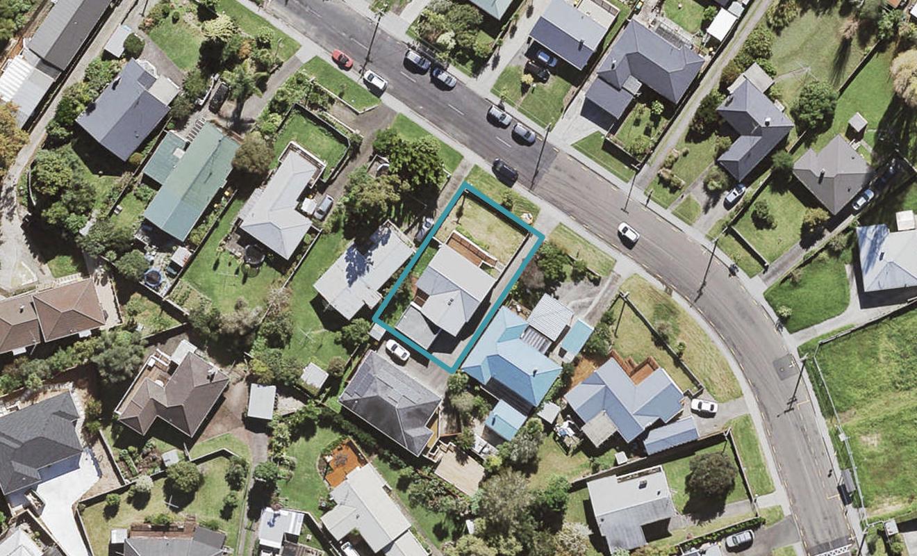 14 Lauderdale Road, Birkdale, Auckland - Carousel 1