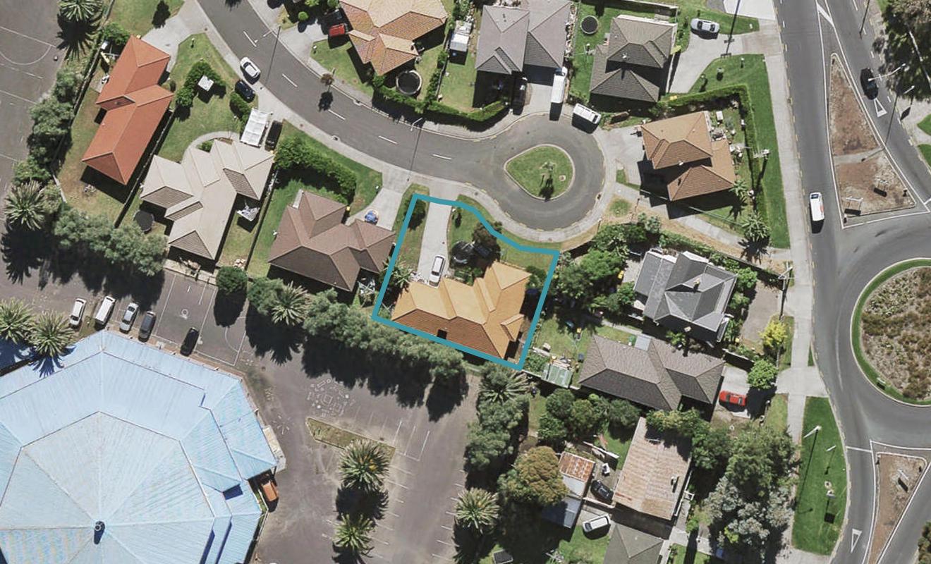 18 Kamaka Road, Mangere Bridge, Auckland - Carousel 1