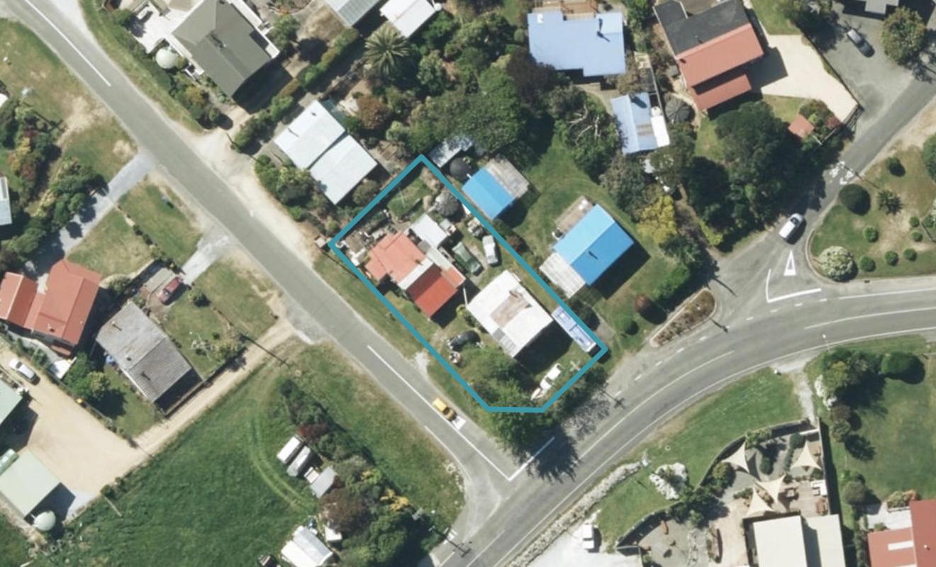 2 Selwyn Street, Pohara, Takaka - Carousel 1
