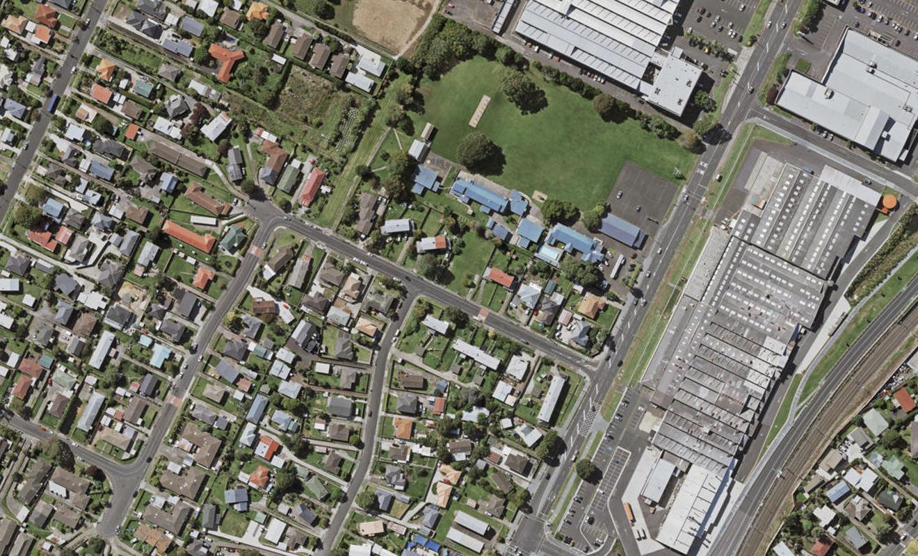 201/11 Malone Road, Mount Wellington, Auckland - Carousel 1