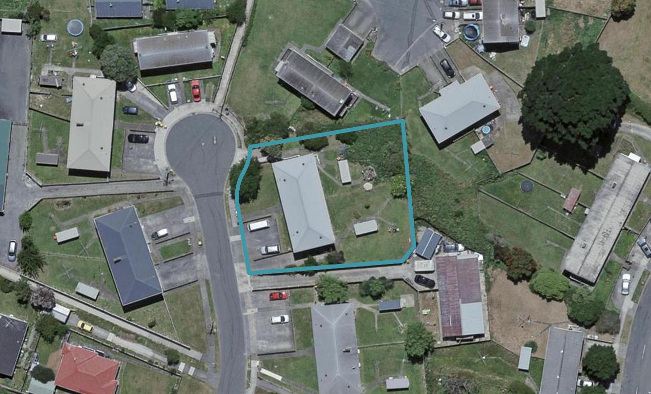 46 Coates Street, Tawa, Wellington - Carousel 1