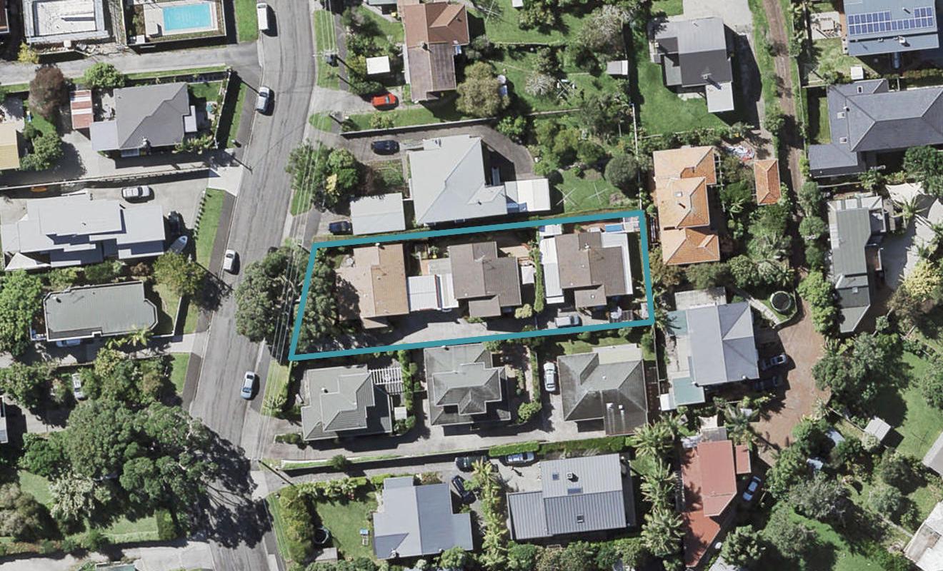 1/5 Handley Avenue, Narrow Neck, Auckland - Carousel 1