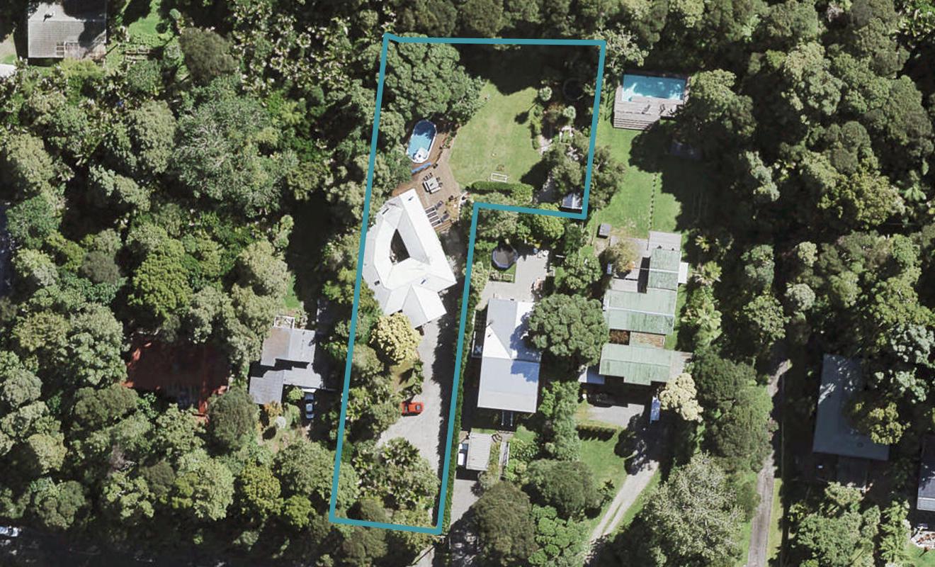 17 Waima Crescent, Titirangi, Auckland - Carousel 1