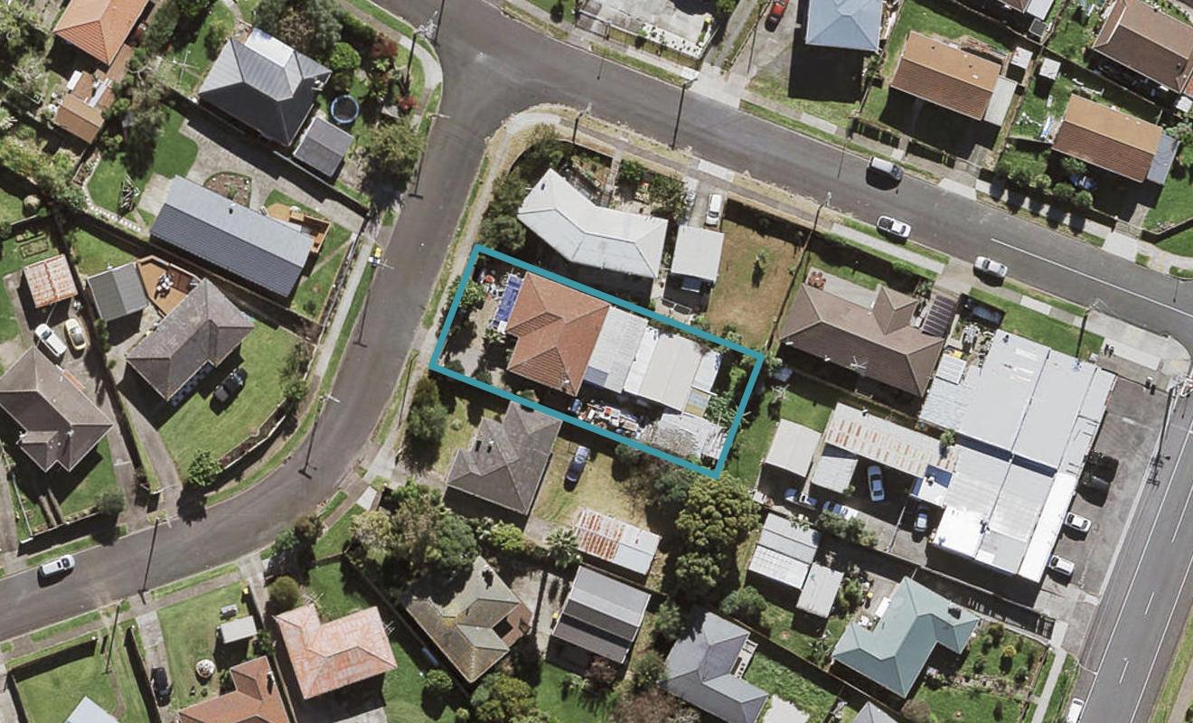 4 Toatoa Place, Mangere Bridge, Auckland - Carousel 1