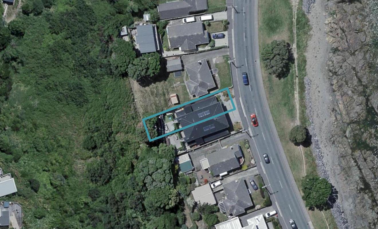 306A Queens Dr, Lyall Bay, Wellington - Carousel 1