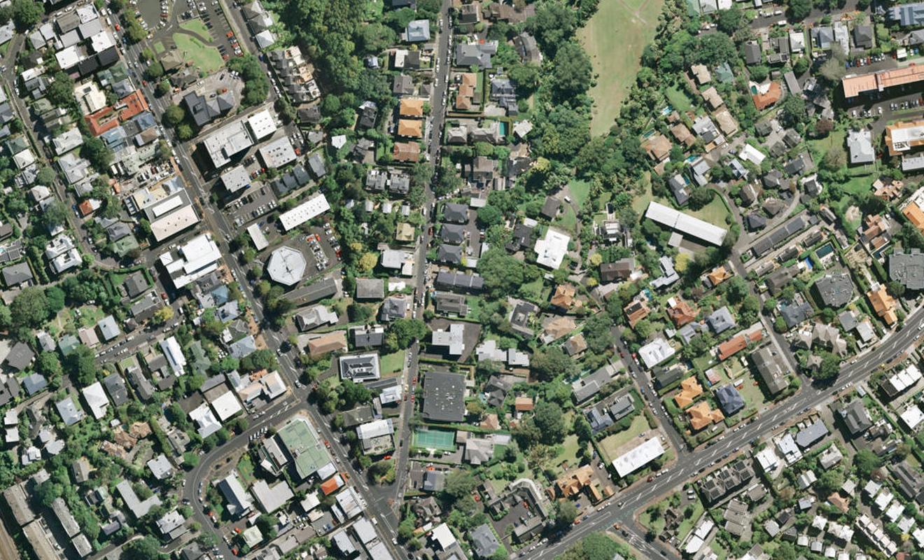 17B Saint Georges Bay Road, Parnell, Auckland - Carousel 1