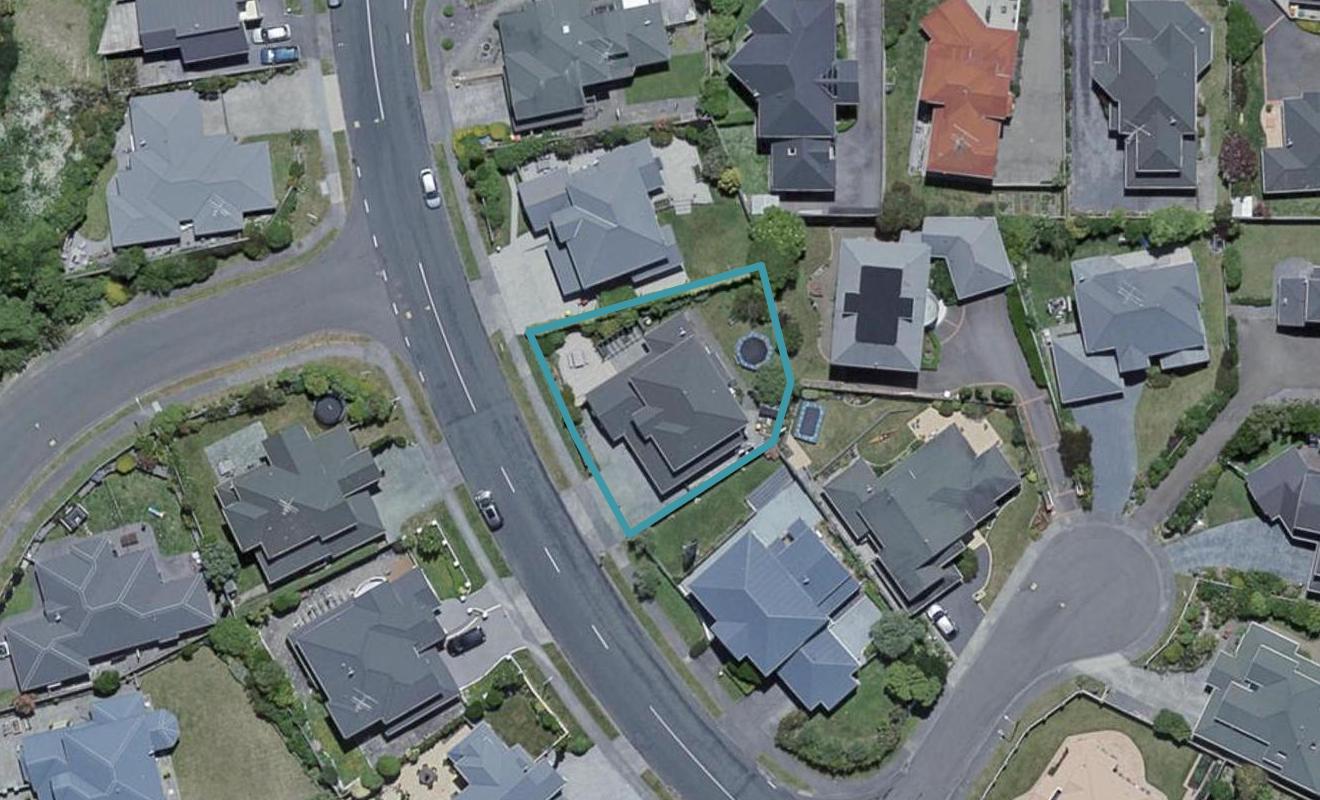 12 Waverton Terrace, Churton Park, Wellington - Carousel 1