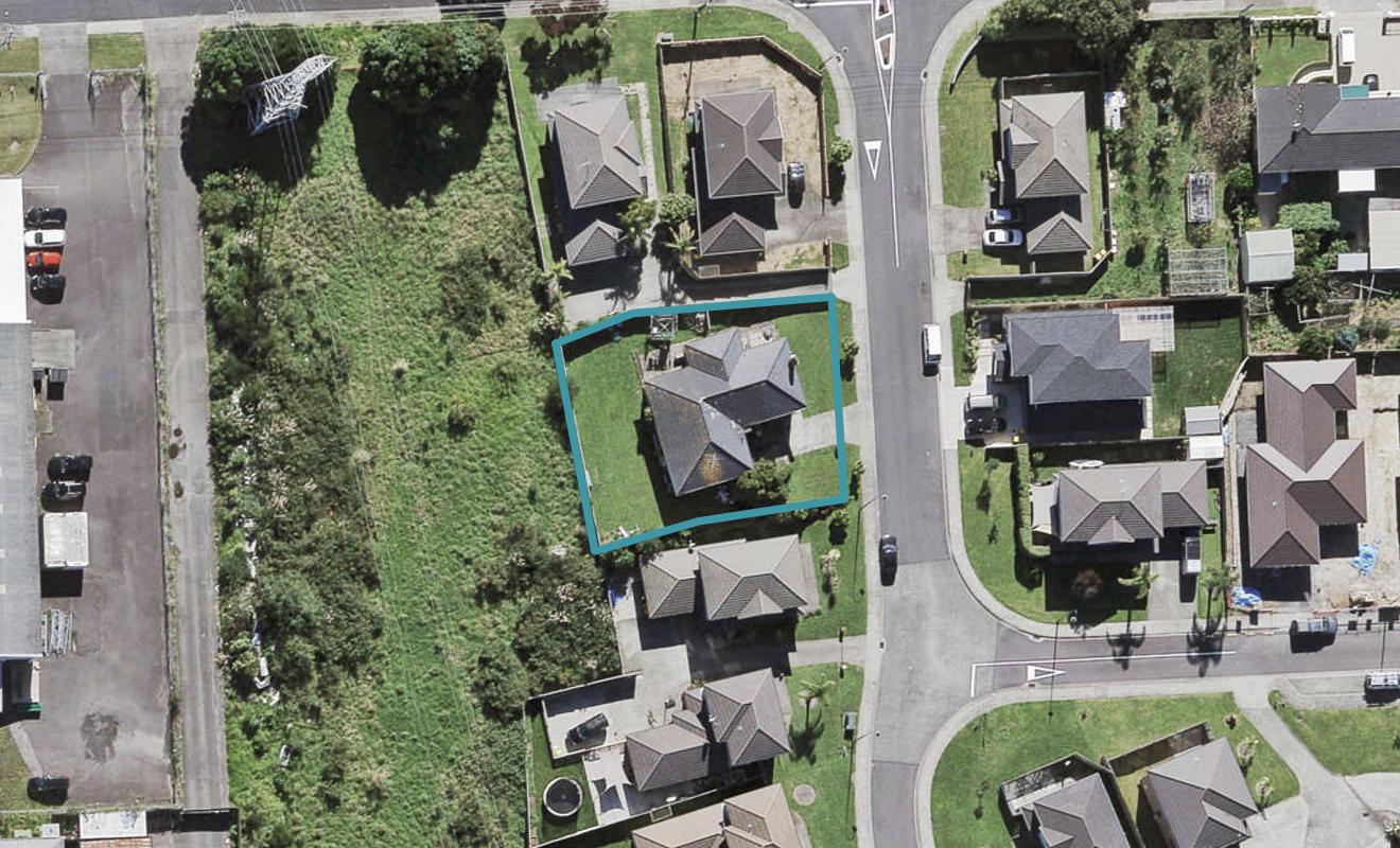 5 Riverglade Parkway, Te Atatu South, Auckland - Carousel 1