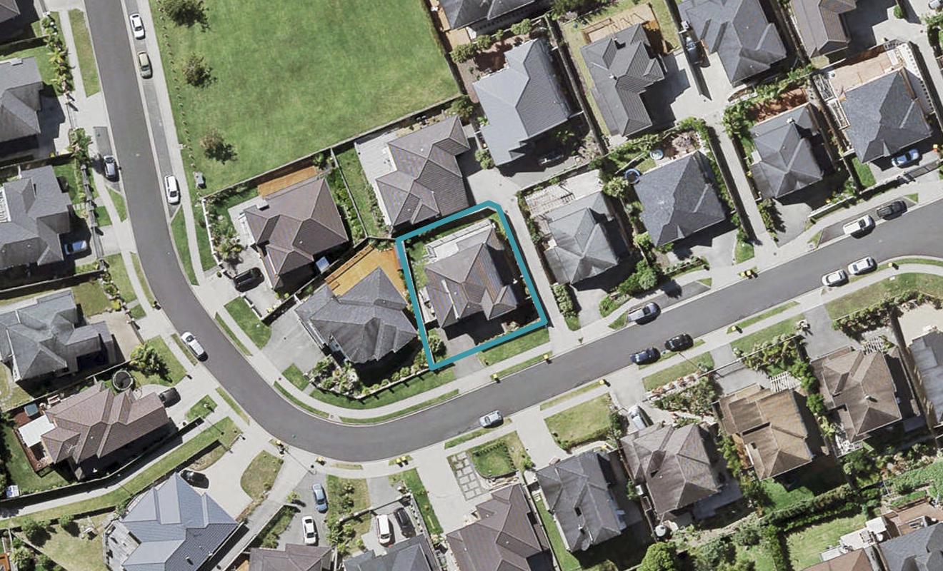 12 Mulroy Place, Pinehill, Auckland - Carousel 1