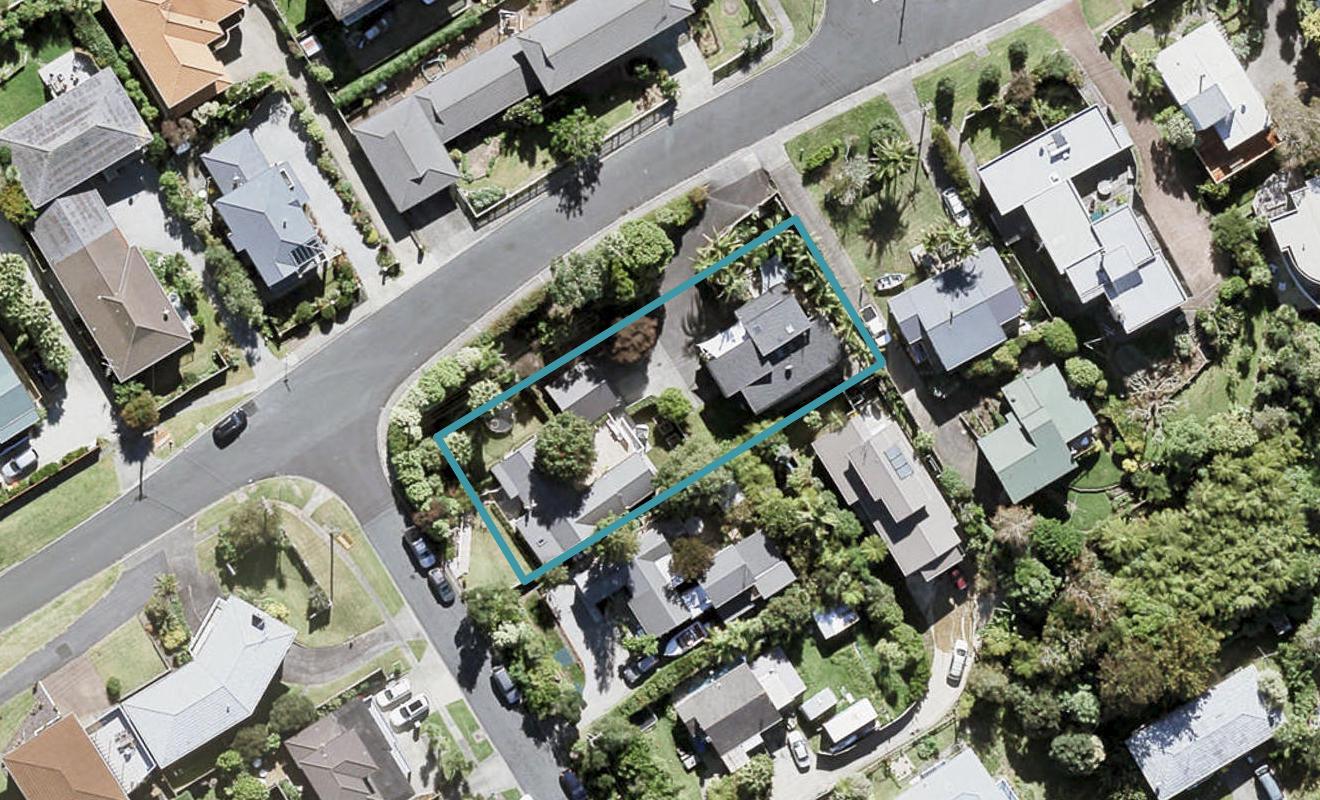 1/9 Tipau Street, Torbay, Auckland - Carousel 1