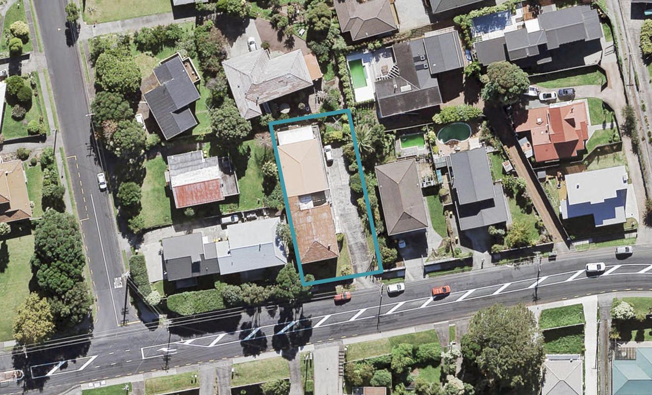 2/117 Golf Road, New Lynn, Auckland - Carousel 1