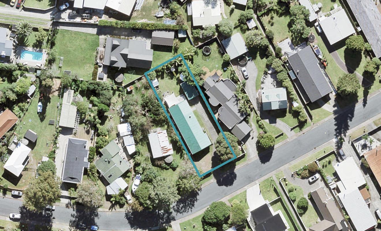 55 The Circle, Manly, Whangaparaoa - Carousel 1