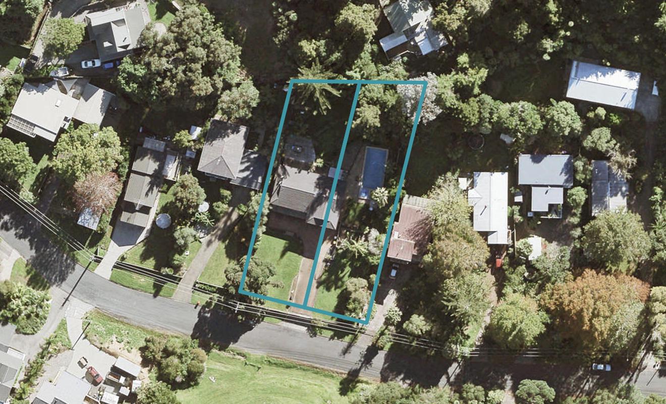 10 Ferry Road, WADE HEADS, WHANGAPARAOA - Carousel 1