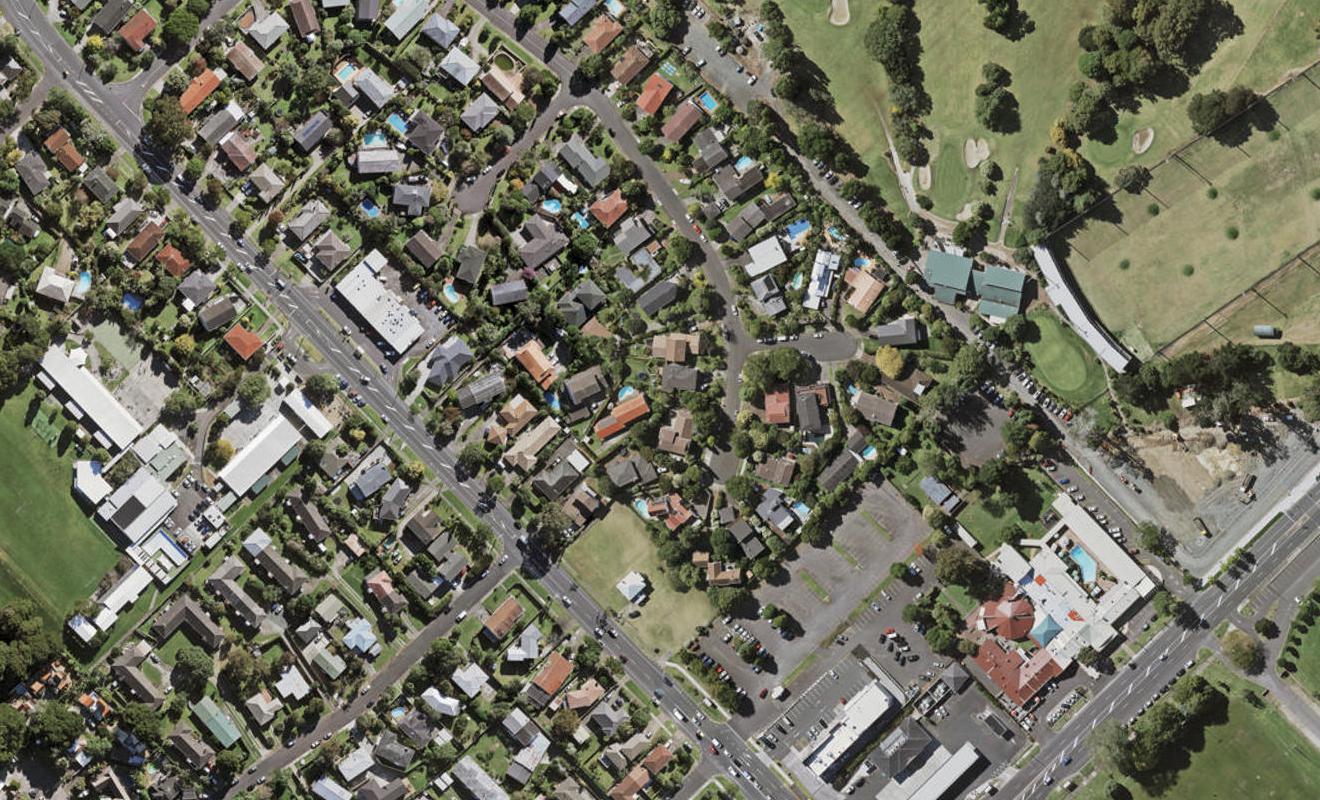 39 Marywil Crescent, Hillcrest, Auckland - Carousel 1